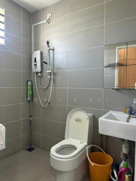 2-storey Terraced House for Sale in Bandar Sri Sendayan (Negeri Sembilan) - Ong Jia Hui - Bathroom - PropertyGuru.com.my