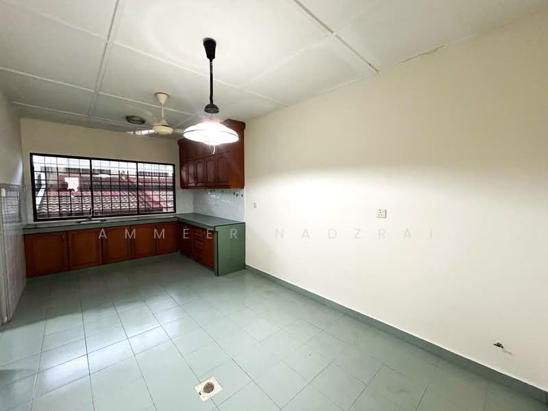 2-storey Terraced House for Sale in Usj 2 (Subang Jaya) - Ammeer Nadzrai - Kitchen - PropertyGuru.com.my