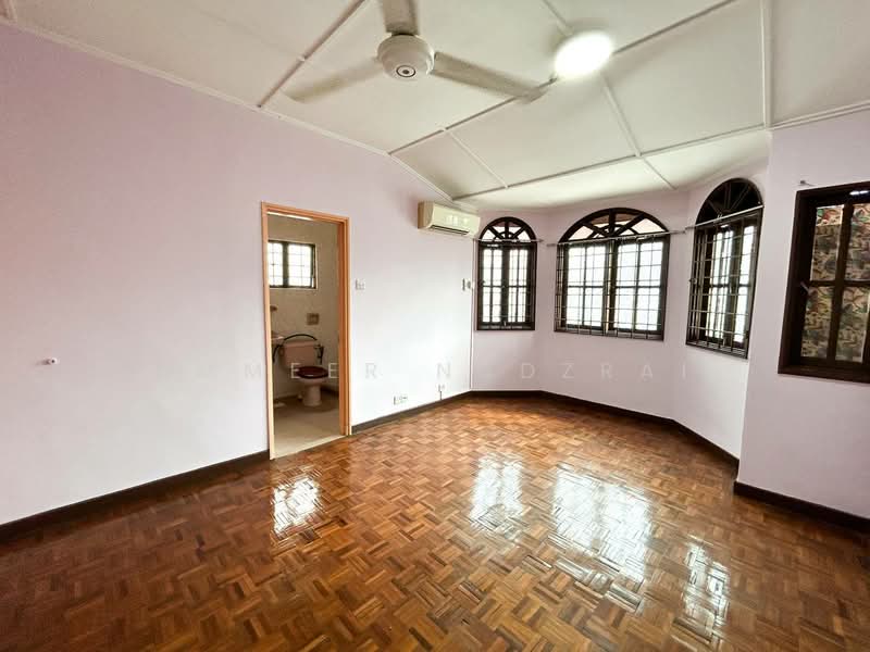 2-storey Terraced House for Sale in Usj 2 (Subang Jaya) - Ammeer Nadzrai - Bathroom - PropertyGuru.com.my