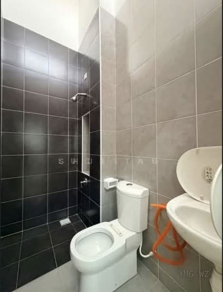 Rumah Teres 2 Tingkat untuk Dijual di Setia Indah (Setia Alam) - Shue Tan - Bathroom - PropertyGuru.com.my