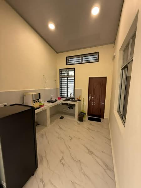 1-storey Terraced House for Sale in Bandar Pulai Jaya (Kulai) - Herry Goh - Kitchen - PropertyGuru.com.my