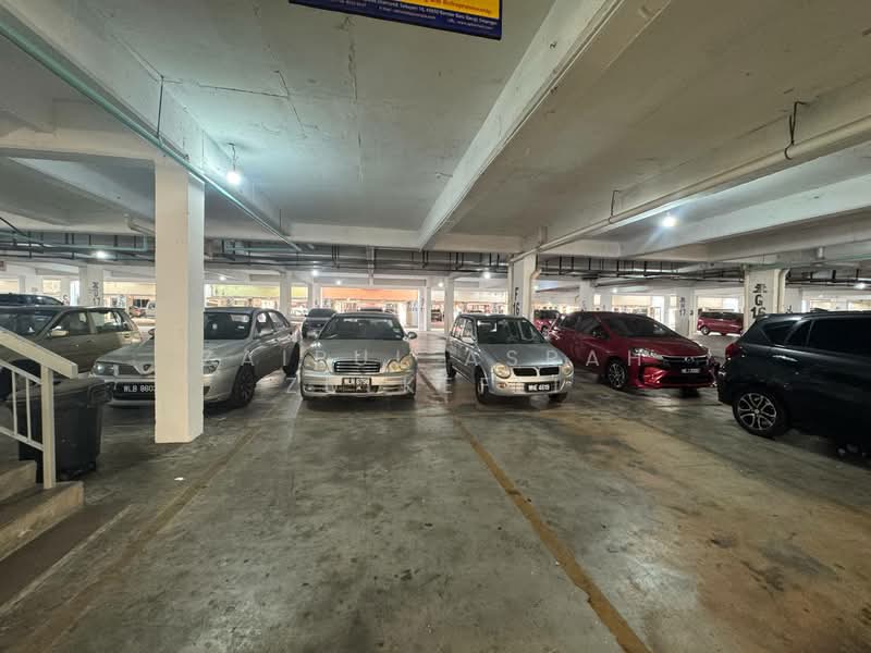 Shop / Office for Sale in Bangi (Selangor) - Zairul Asrah Zulkefli - Car Park - PropertyGuru.com.my