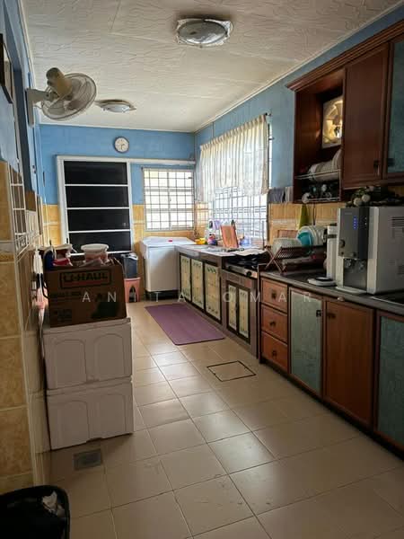 Semi-Detached House for Sale in Ayer Keroh (Melaka) - Anita Omar - Kitchen - PropertyGuru.com.my