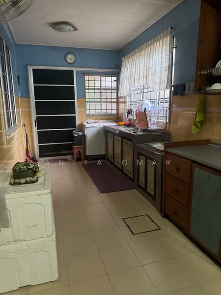 Semi-Detached House for Sale in Ayer Keroh (Melaka) - Anita Omar - Kitchen - PropertyGuru.com.my