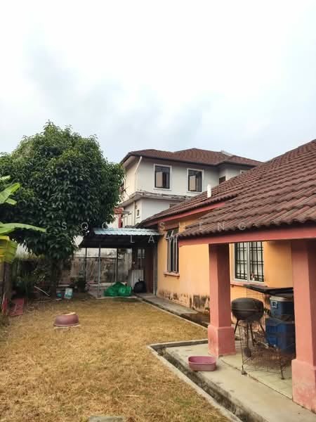 Semi-Detached House for Sale in Desa Pinggiran Putra (Dengkil) - Soon Sheng Law - Exterior - PropertyGuru.com.my