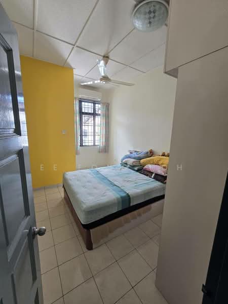 Rumah Teres 2 Tingkat untuk Dijual di Taman Desa Cemerlang (Ulu Tiram) - Ee Fong Toh - Bedroom - PropertyGuru.com.my
