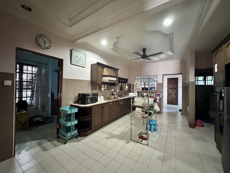 Rumah Teres 2 Tingkat untuk Dijual di Seksyen 8 (Shah Alam) - Khairil Anwar Sirajudin - Kitchen - PropertyGuru.com.my