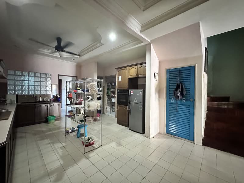 Rumah Teres 2 Tingkat untuk Dijual di Seksyen 8 (Shah Alam) - Khairil Anwar Sirajudin - Kitchen - PropertyGuru.com.my