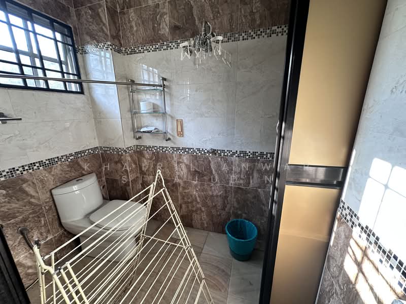 Rumah Teres 2 Tingkat untuk Dijual di Seksyen 8 (Shah Alam) - Khairil Anwar Sirajudin - Bathroom - PropertyGuru.com.my