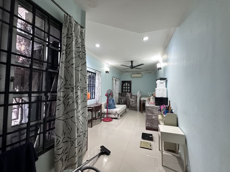 Rumah Teres 2 Tingkat untuk Dijual di Seksyen 8 (Shah Alam) - Khairil Anwar Sirajudin - Living Room - PropertyGuru.com.my