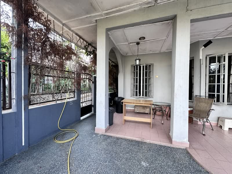 Rumah Teres 2 Tingkat untuk Dijual di Seksyen 8 (Shah Alam) - Khairil Anwar Sirajudin - Exterior - PropertyGuru.com.my