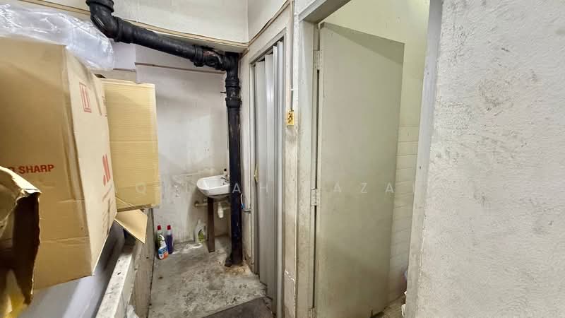 Shop for Sale in Taman Nirwana (Ampang) - Aqillah Razali - Bathroom - PropertyGuru.com.my