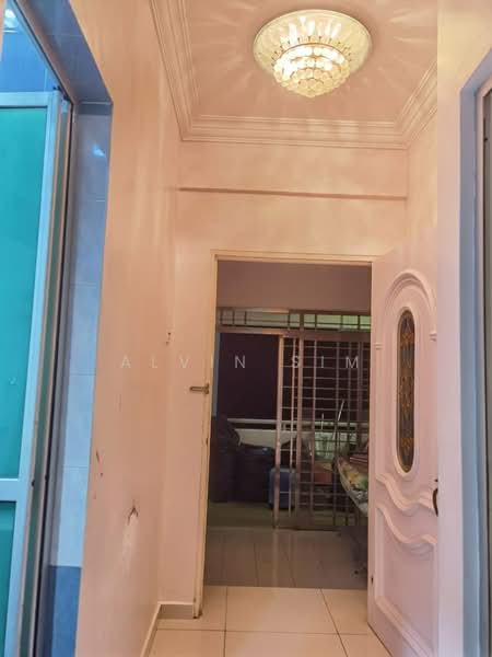 Pangsapuri untuk Disewa di University Place (Plaza Ivory) - Alvin Sim - Entrance - PropertyGuru.com.my