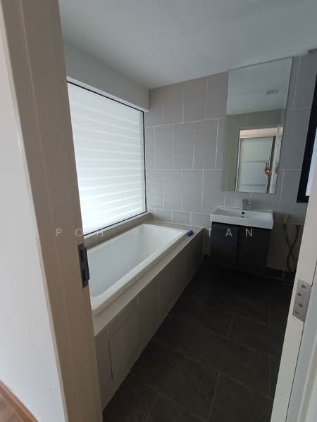Service Residence for Sale at Verde - Poh Pay Tan - Bathroom - PropertyGuru.com.my