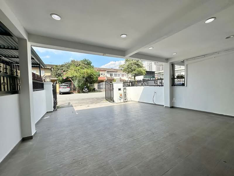 Rumah Teres 2 Tingkat untuk Dijual di Seri Kembangan (Selangor) - Ammeer Nadzrai - Exterior - PropertyGuru.com.my
