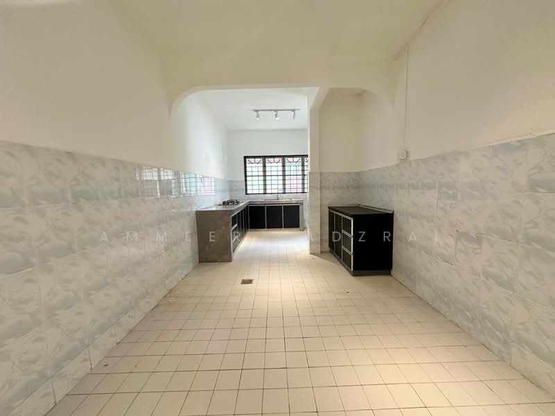 Rumah Teres 2 Tingkat untuk Dijual di Seri Kembangan (Selangor) - Ammeer Nadzrai - Kitchen - PropertyGuru.com.my