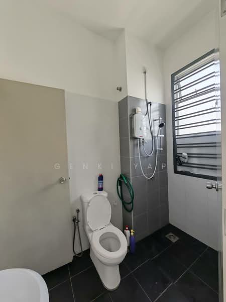 Rumah Teres 2 Tingkat untuk Dijual di Taman Pelangi Indah (Ulu Tiram) - Genki Yap - Bathroom - PropertyGuru.com.my