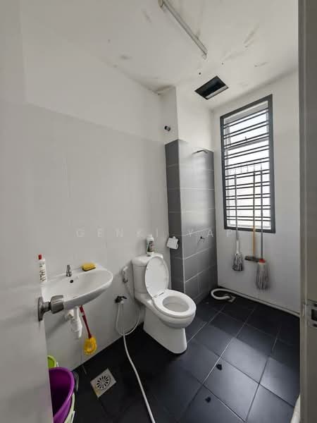 Rumah Teres 2 Tingkat untuk Dijual di Taman Pelangi Indah (Ulu Tiram) - Genki Yap - Bathroom - PropertyGuru.com.my