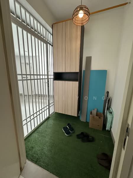 For Rent - Flora Rosa