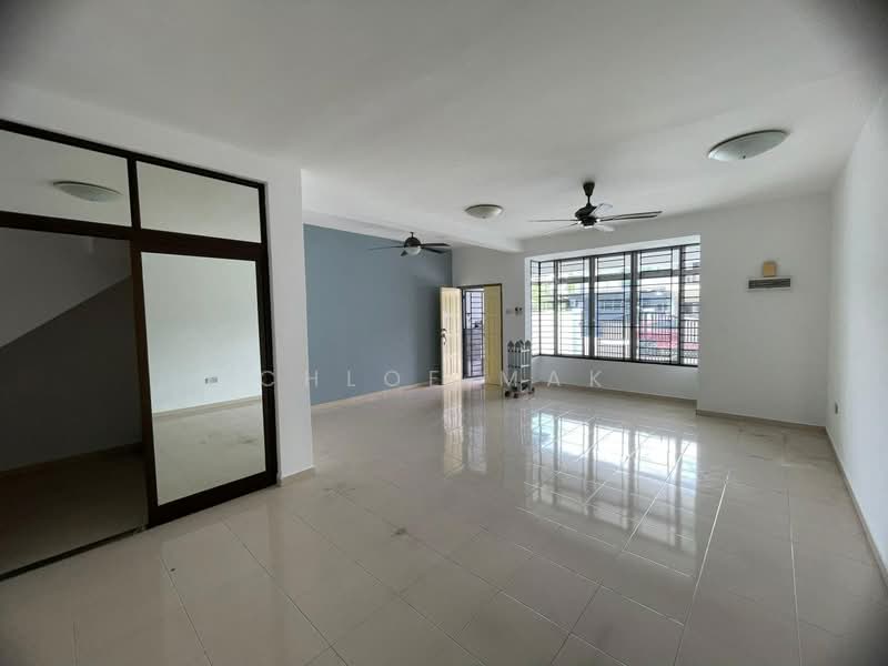 2-storey Terraced House for Rent in Taman Ehsan Jaya (Ulu Tiram) - Chloe Mak - Living Room - PropertyGuru.com.my