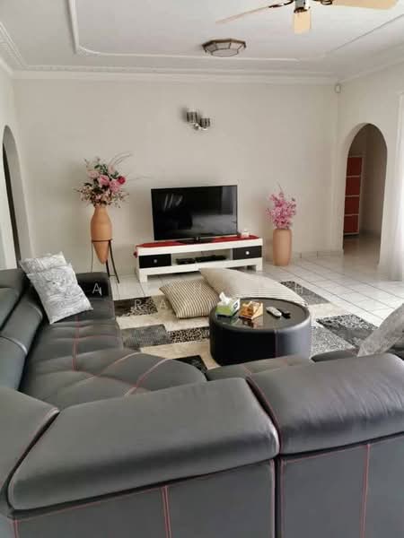 Rumah Banglo untuk Dijual di Port Dickson (Negeri Sembilan) - Mahzah Mohd Rapiee - Living Room - PropertyGuru.com.my