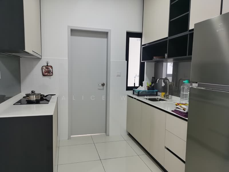Servis Apartment untuk Disewa di The Amber Residence @ TwentyFive.7 - Alice Wong - Kitchen - PropertyGuru.com.my