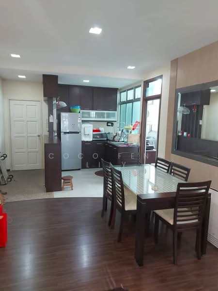 Pangsapuri untuk Dijual di Lake View Suites - Coco Feng Lily - Kitchen - PropertyGuru.com.my