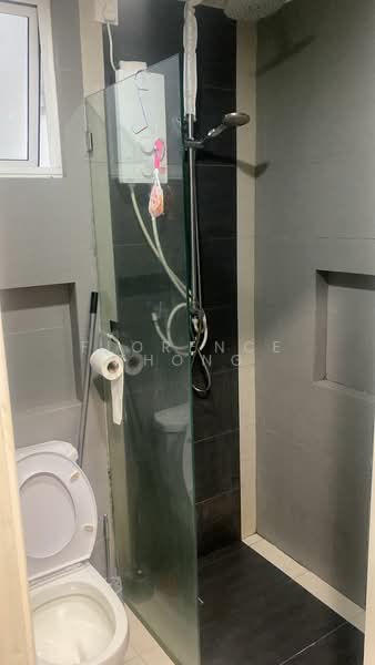 Servis Apartment untuk Dijual di Champs Elysees - Florence Thong - Bathroom - PropertyGuru.com.my