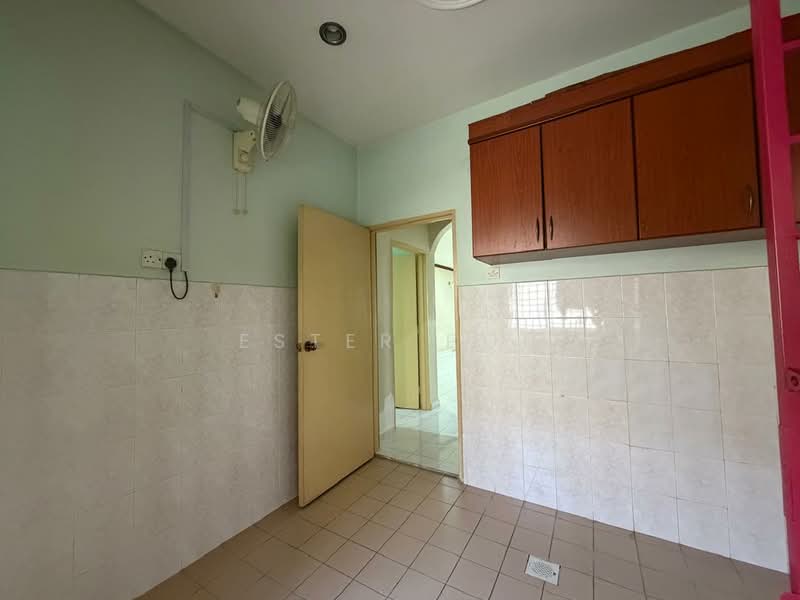 Rumah Teres 1 Tingkat untuk Dijual di Seremban 2 (Negeri Sembilan) - Ester Poh. - Kitchen - PropertyGuru.com.my