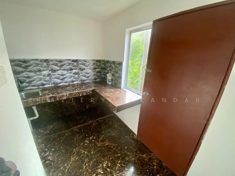 Rumah Teres 2 Tingkat untuk Dijual di Rawang (Selangor) - Shaziery Iskandar - Kitchen - PropertyGuru.com.my