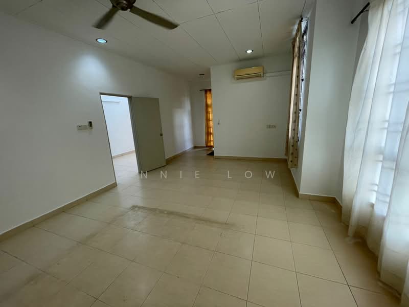 Cluster House for Sale in Skudai (Johor) - Annie Low - Living Room - PropertyGuru.com.my