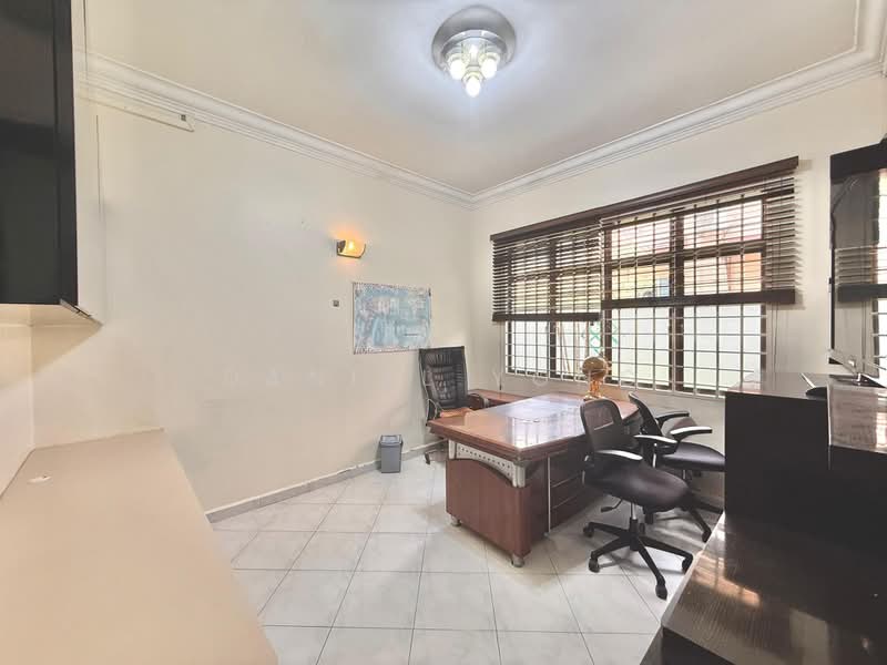 Bungalow House for Sale in Taman Bukit Rinting (Masai) - Daniel Yong - Study - PropertyGuru.com.my