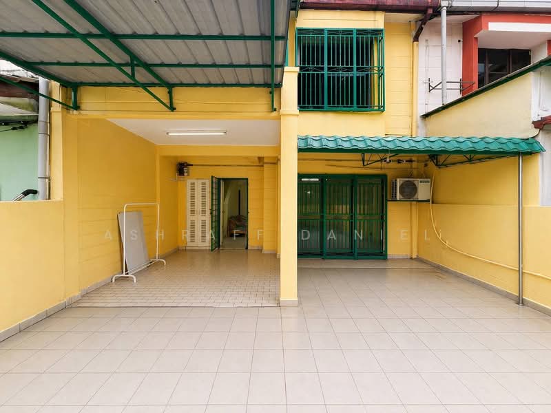 2-storey Terraced House for Sale in Taman Desaria (Petaling Jaya) - Ashraff Daniel - Exterior - PropertyGuru.com.my