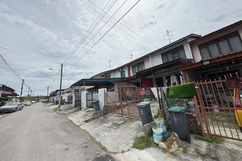 Rumah Teres 2 Tingkat untuk Dijual di Taman Johor Jaya (Johor Bahru) - Bernice Gan - Exterior - PropertyGuru.com.my
