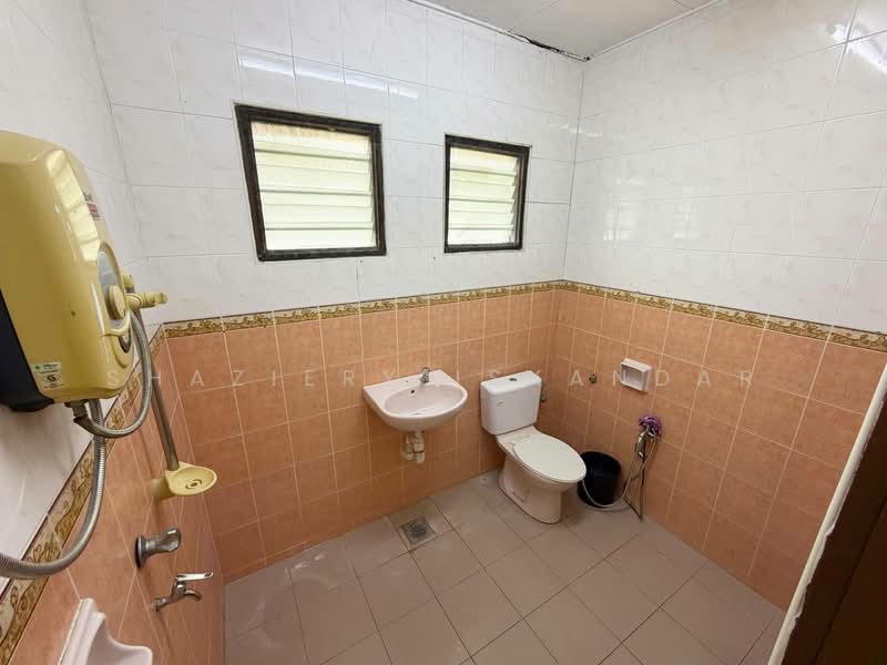 2-storey Terraced House for Sale in Wangsa Melawati (Wangsa Maju) - Shaziery Iskandar - Bathroom - PropertyGuru.com.my
