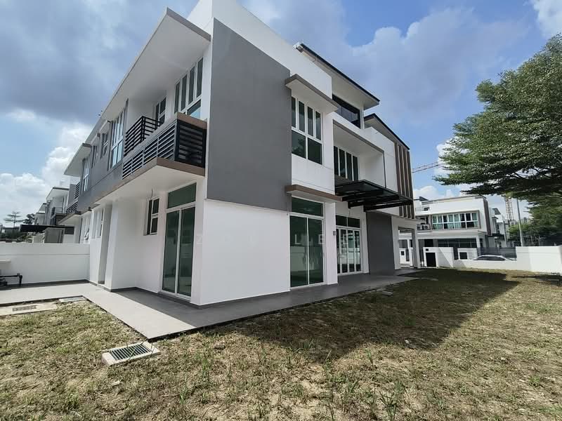 Semi-Detached House for Sale in Taman Ponderosa (Johor Bahru) - Zoe Lee - Exterior - PropertyGuru.com.my
