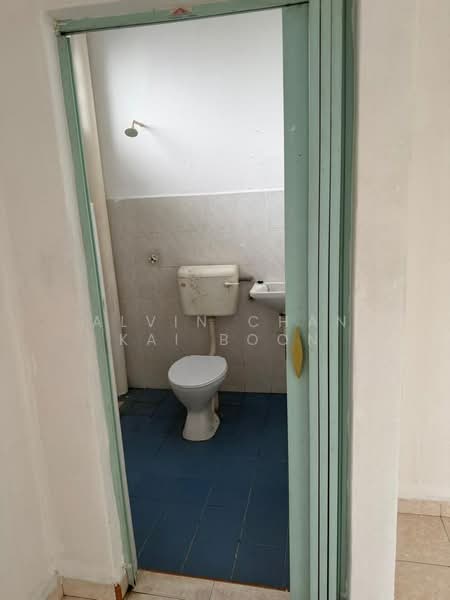 2-storey Terraced House for Sale in Taman Seri Tanjong Minyak (Tanjong Minyak) - Alvin Chan Kai Boon - Bathroom - PropertyGuru.com.my