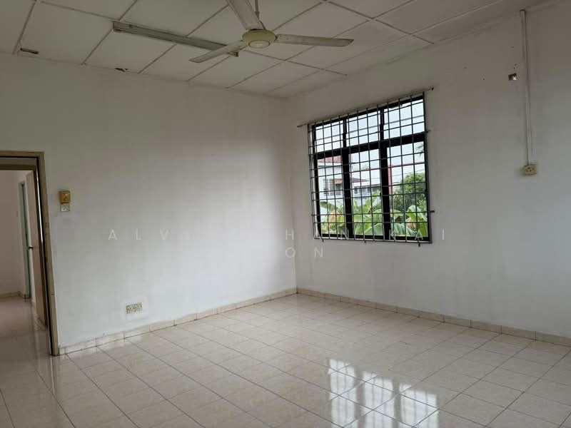 2-storey Terraced House for Sale in Taman Seri Tanjong Minyak (Tanjong Minyak) - Alvin Chan Kai Boon - Living Room - PropertyGuru.com.my