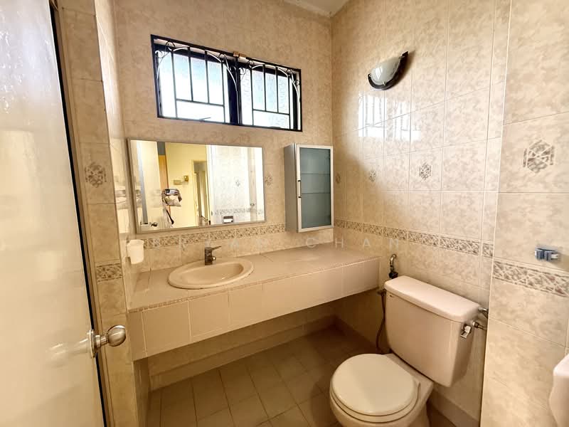 Rumah Teres 2 Tingkat untuk Dijual di Usj 20 (Subang Jaya) - Bryan Chan - Bathroom - PropertyGuru.com.my