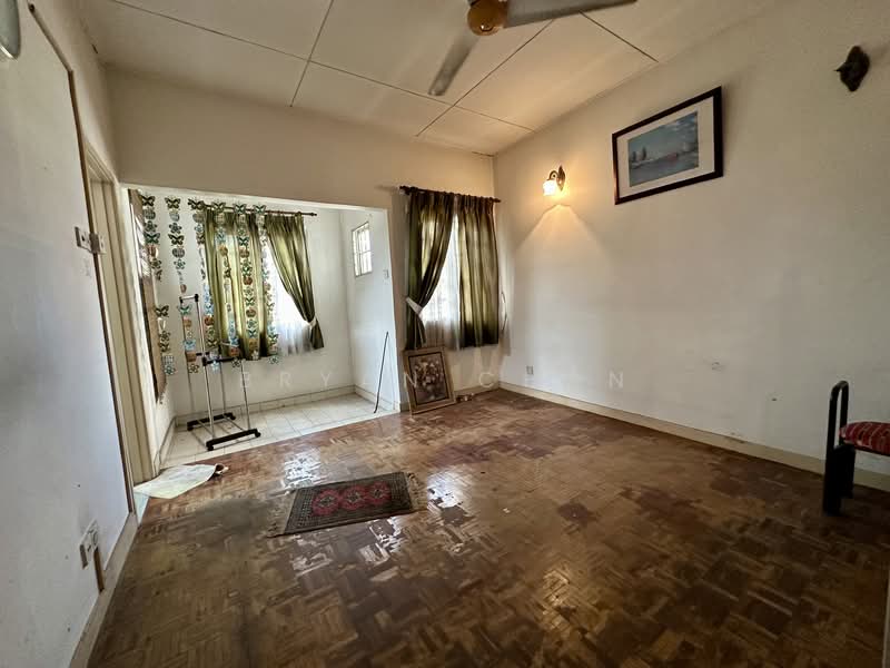 2-storey Terraced House for Sale in Usj 20 (Subang Jaya) - Bryan Chan - Living Room - PropertyGuru.com.my
