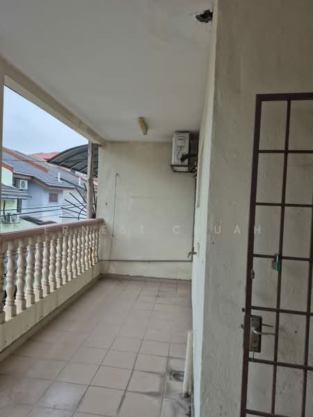 Rumah Teres 2 Tingkat untuk Dijual di Damansara Damai (Selangor) - Ernest Chuah - Balcony - PropertyGuru.com.my