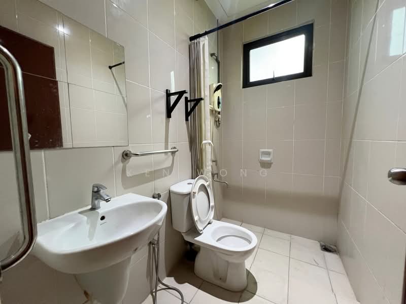 Rumah Teres 2 Tingkat untuk Disewa di Bandar Kinrara (Selangor) - Ken Wong - Bathroom - PropertyGuru.com.my
