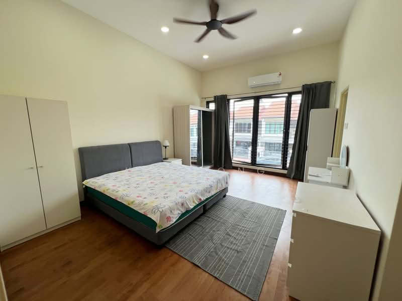 Rumah Teres 2 Tingkat untuk Disewa di Bandar Kinrara (Selangor) - Ken Wong - Master Bedroom - PropertyGuru.com.my