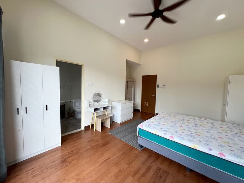 Rumah Teres 2 Tingkat untuk Disewa di Bandar Kinrara (Selangor) - Ken Wong - Master Bedroom - PropertyGuru.com.my