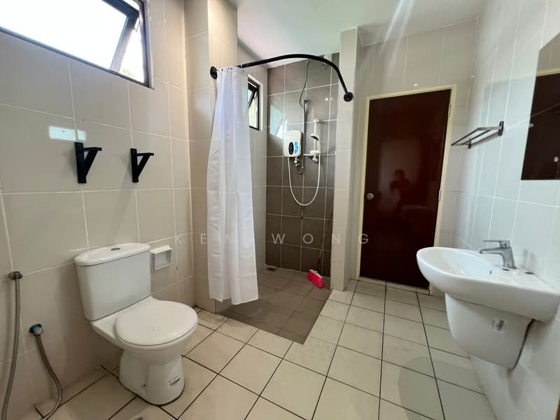 Rumah Teres 2 Tingkat untuk Disewa di Bandar Kinrara (Selangor) - Ken Wong - Bathroom - PropertyGuru.com.my