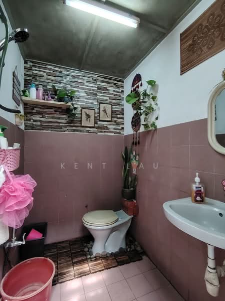 Rumah Teres 2 Tingkat untuk Dijual di Wangsa Melawati (Wangsa Maju) - Kent Lau - Bathroom - PropertyGuru.com.my