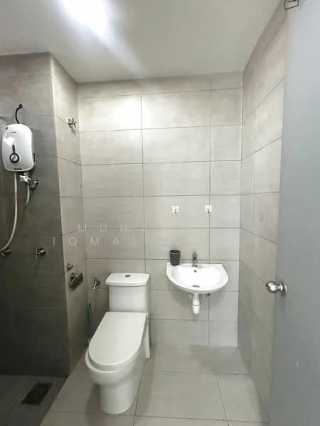 Servis Apartment untuk Dijual di KL Traders Square - Muhammad Iqmal Rahiman - Bathroom - PropertyGuru.com.my