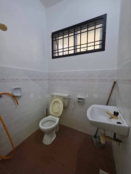 2-storey Terraced House for Rent in Taman Flora Heights (Pasir Gudang) - Blue Chan - Bathroom - PropertyGuru.com.my