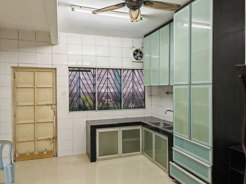 Rumah Teres 2-Tingkat untuk Dijual di Kepong (Kuala Lumpur) - Charmaine Tan - Kitchen - PropertyGuru.com.my