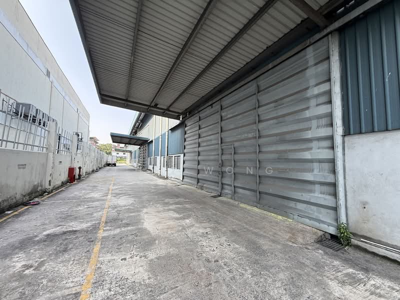 Warehouse for Rent in Taman Perindustrian Puchong Utama (Puchong) - Chez Wong - Exterior - PropertyGuru.com.my